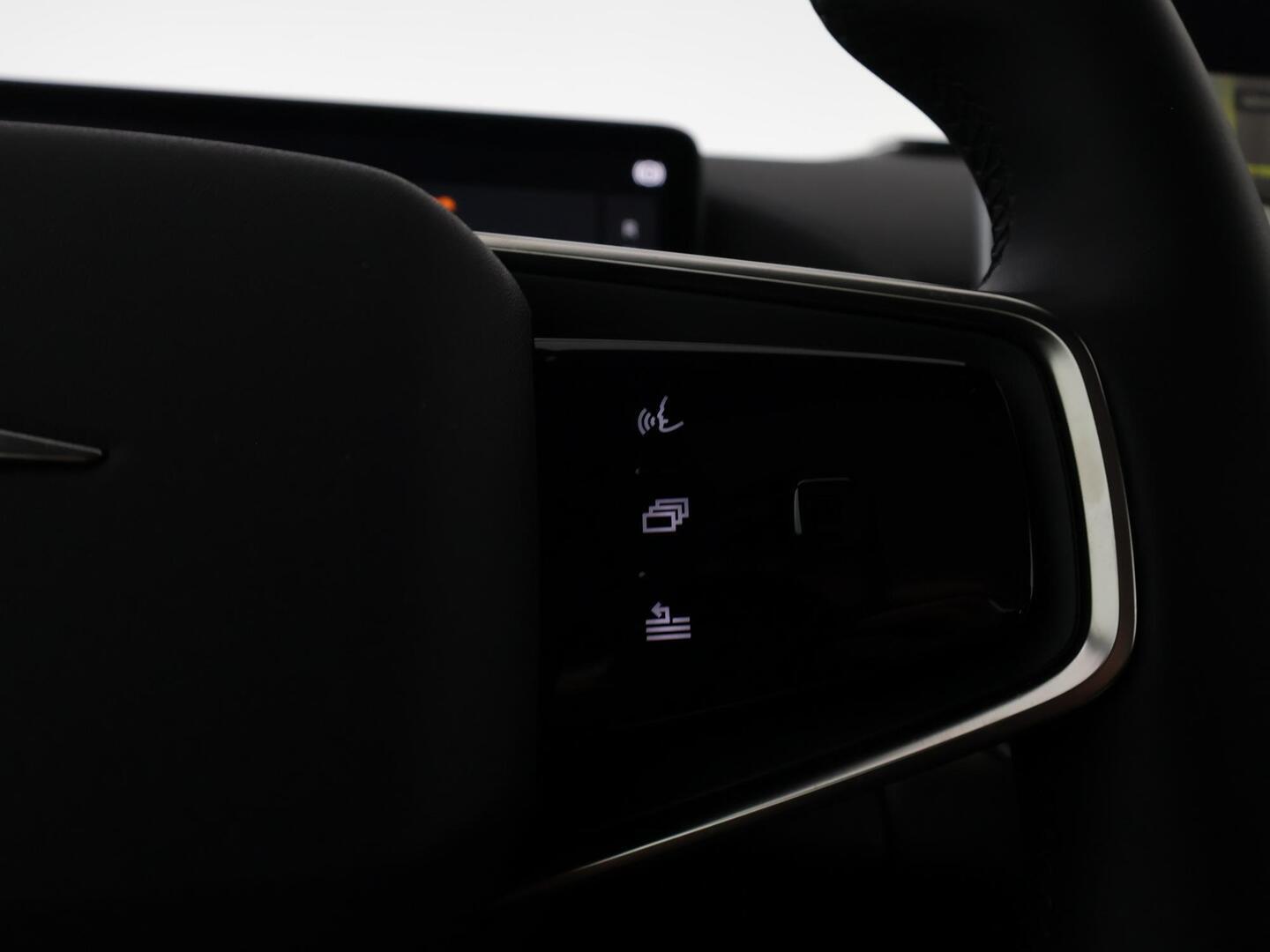 POLESTAR 4 2025