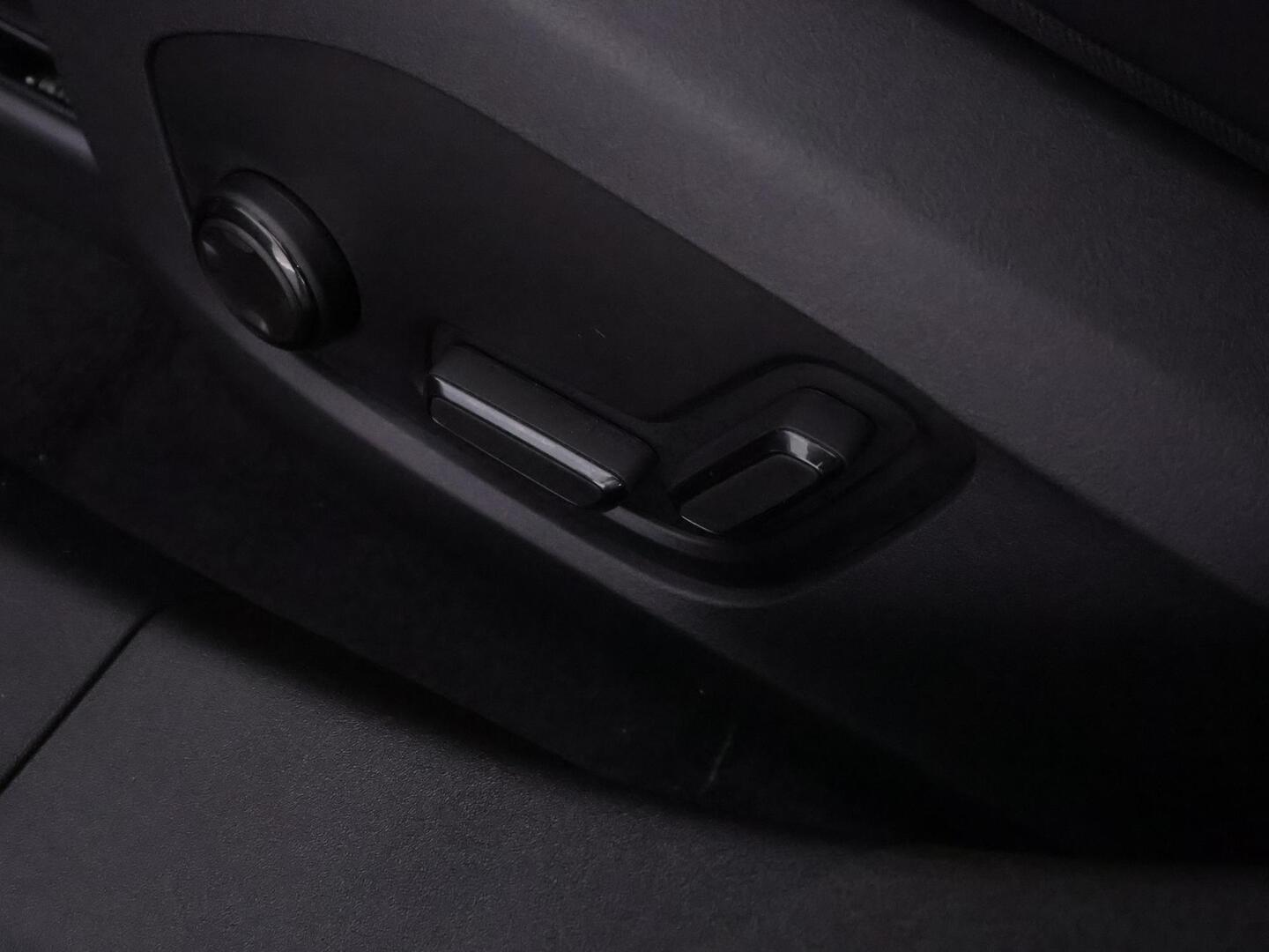 POLESTAR 4 2025