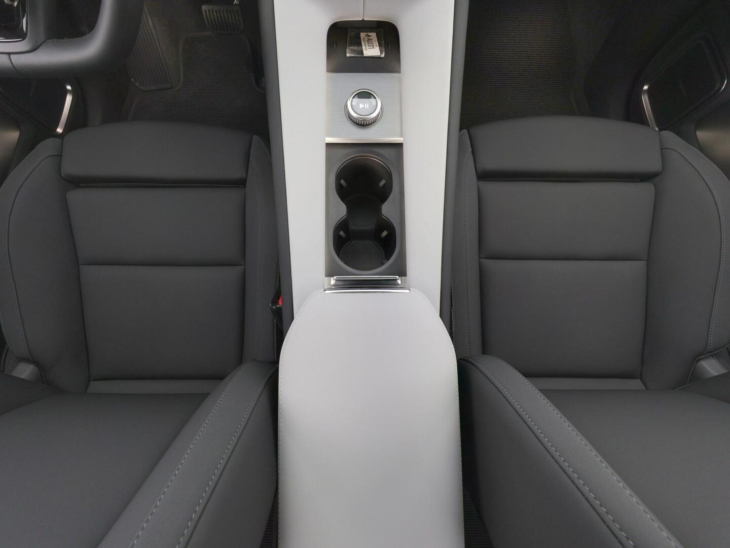 POLESTAR 4 2025