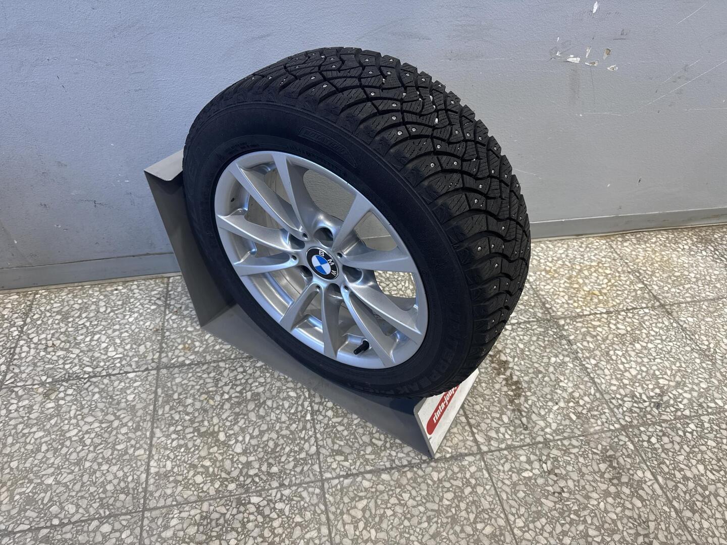 BMW 318 2010