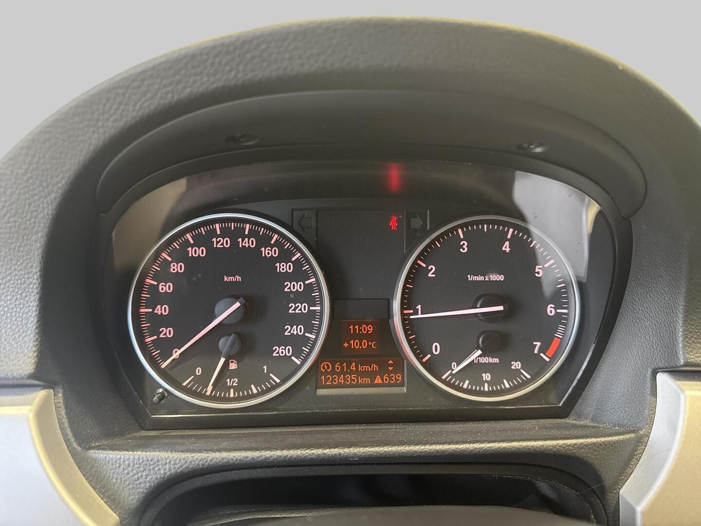 BMW 318 2010
