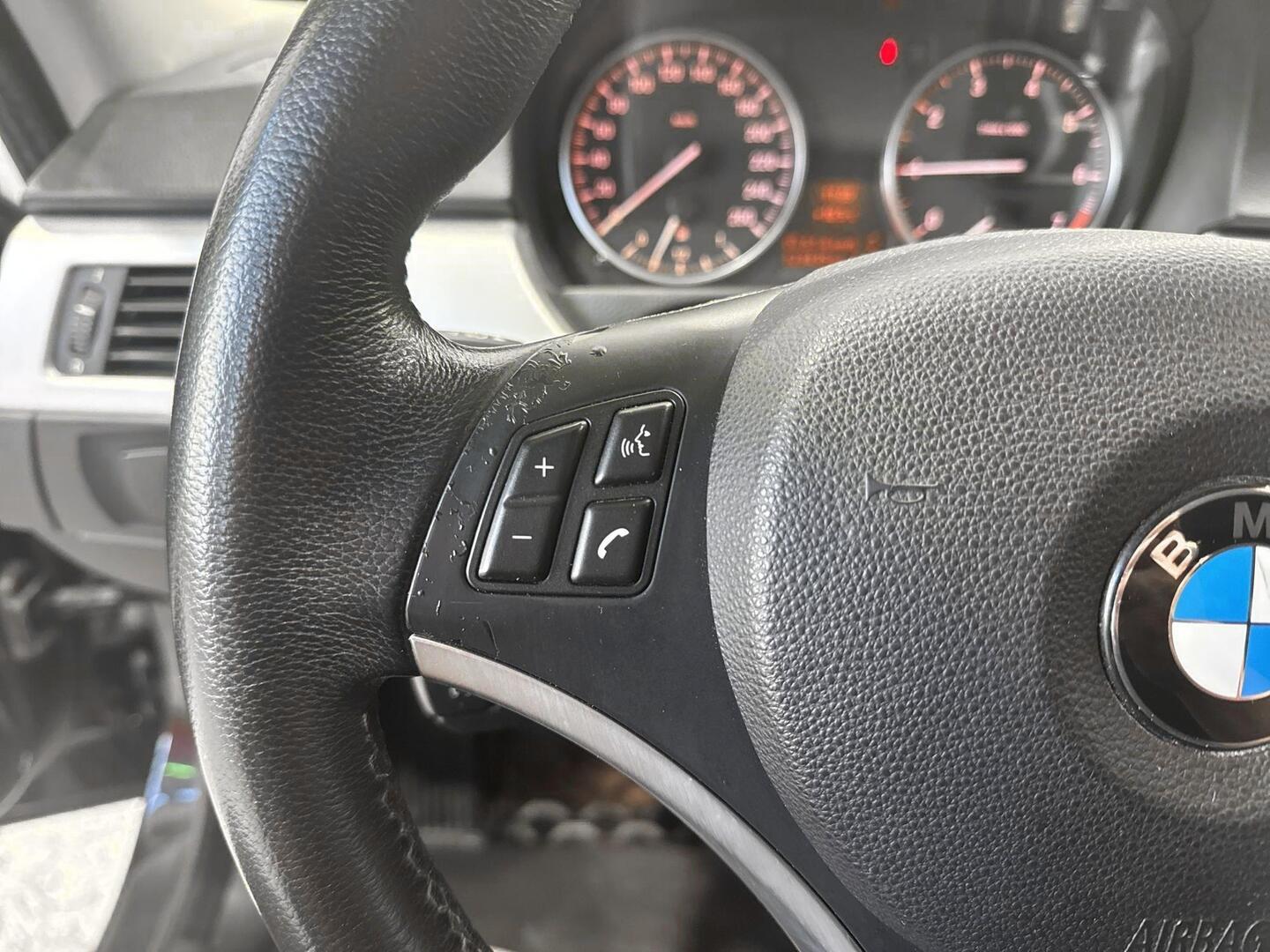 BMW 318 2010