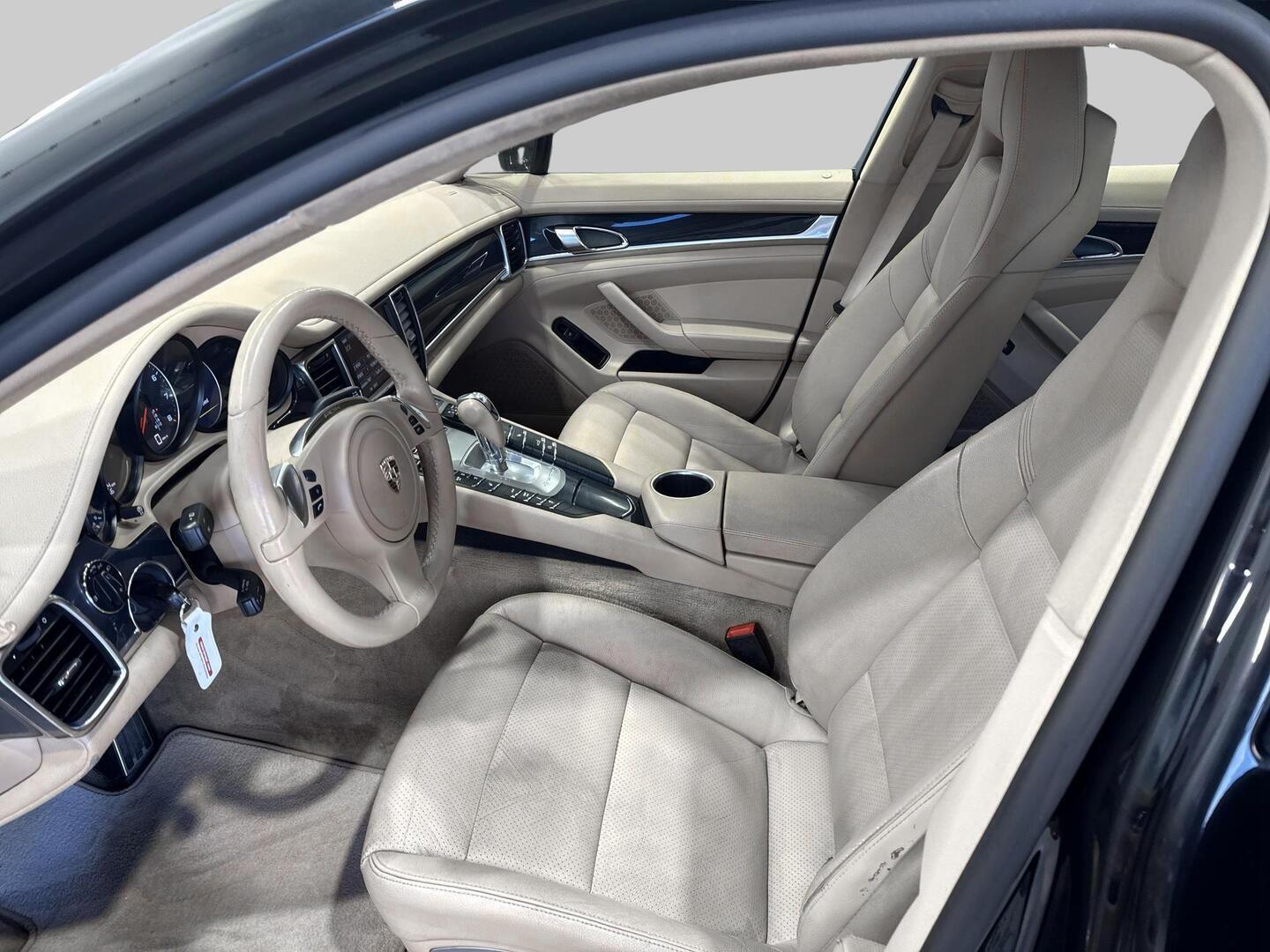 PORSCHE PANAMERA 4 2012