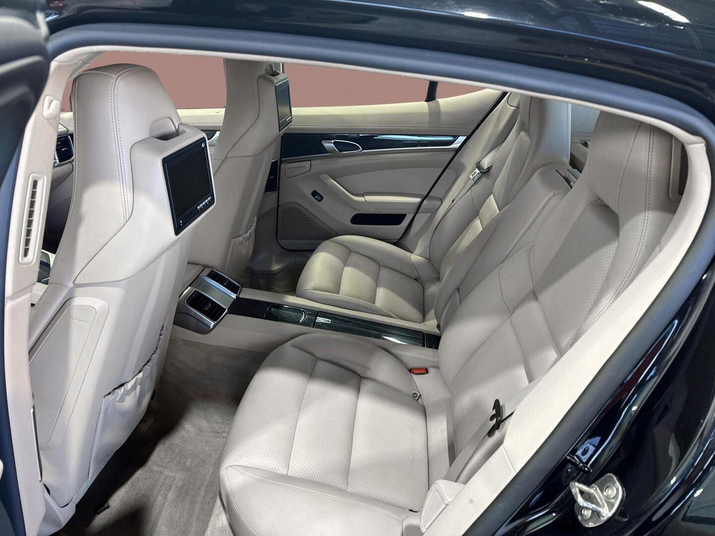 PORSCHE PANAMERA 4 2012