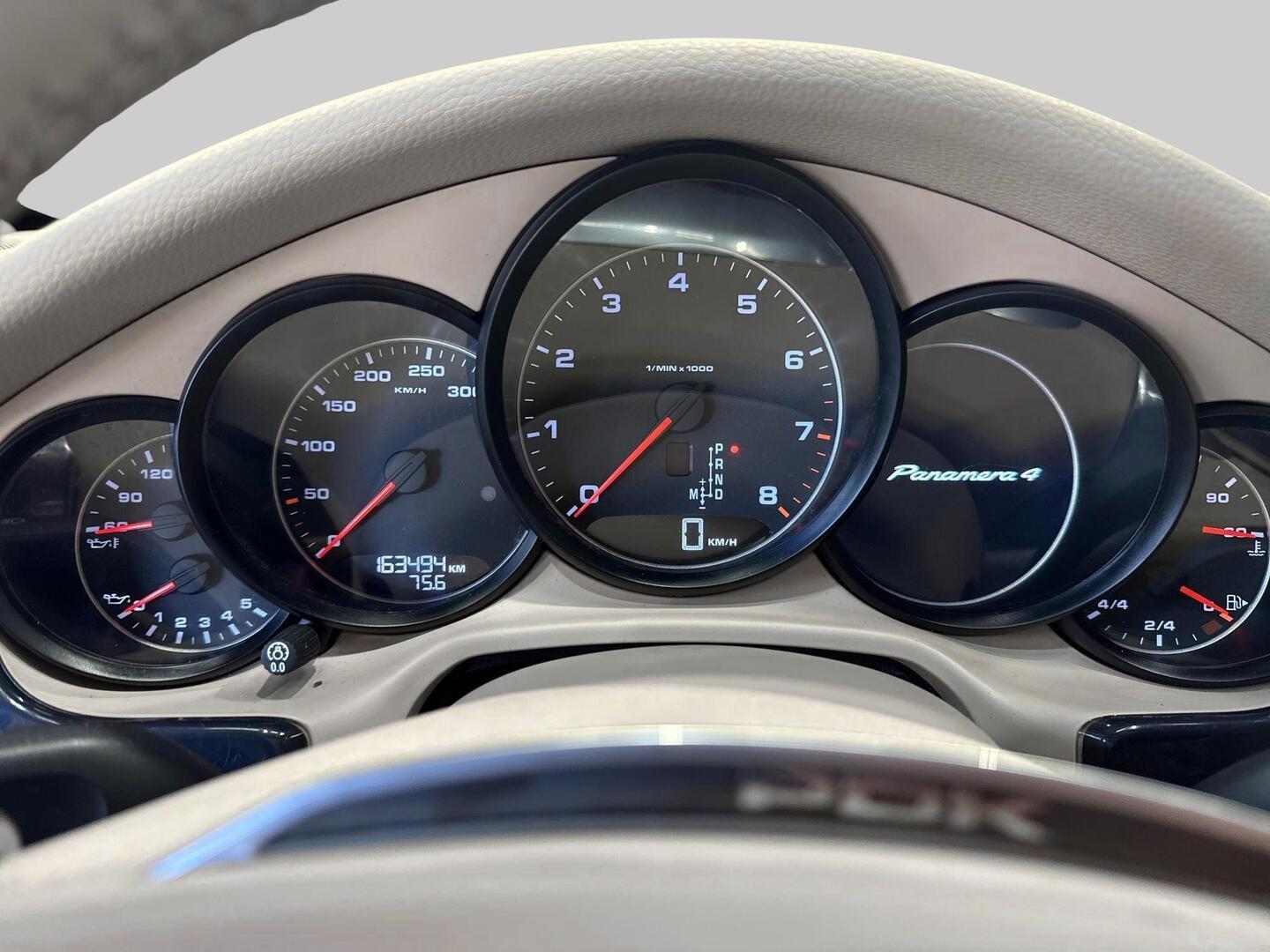 PORSCHE PANAMERA 4 2012