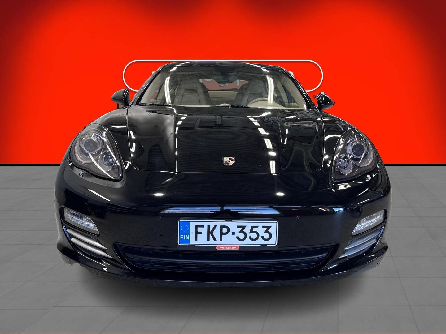 PORSCHE PANAMERA 4 2012