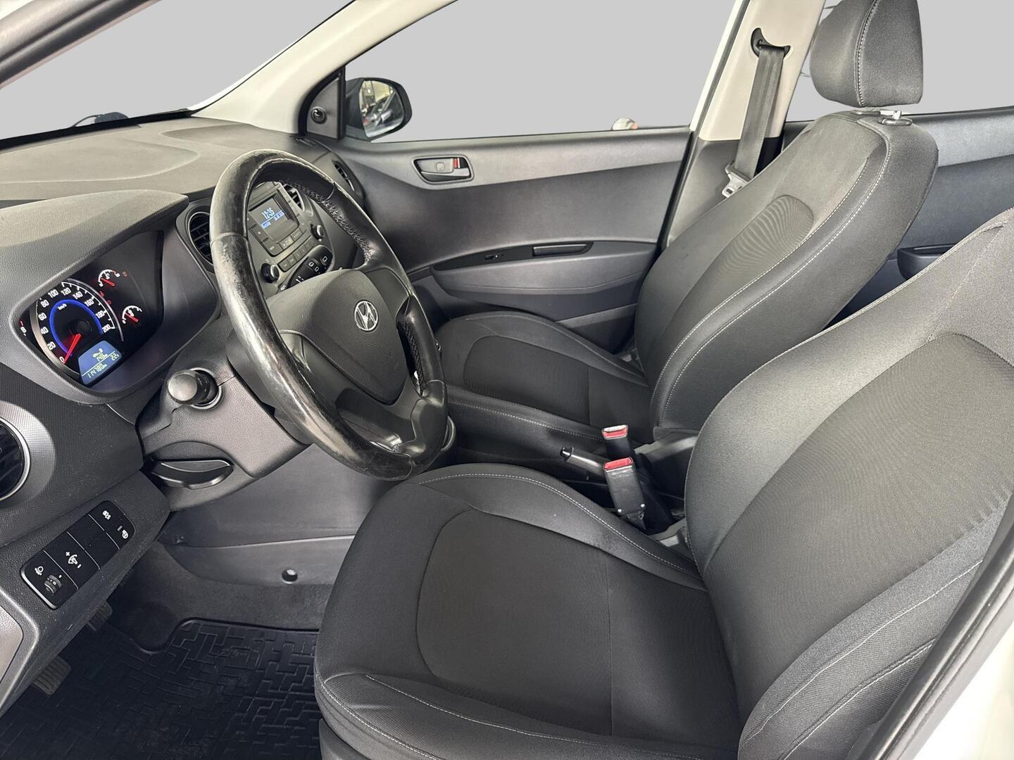 HYUNDAI i10 2017