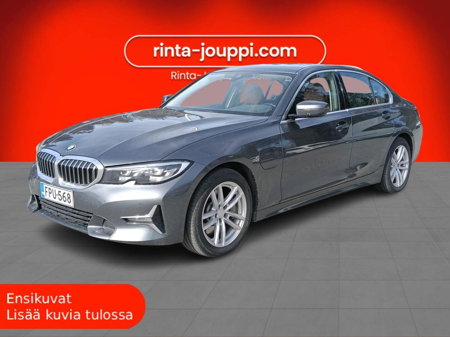 BMW 330 2022