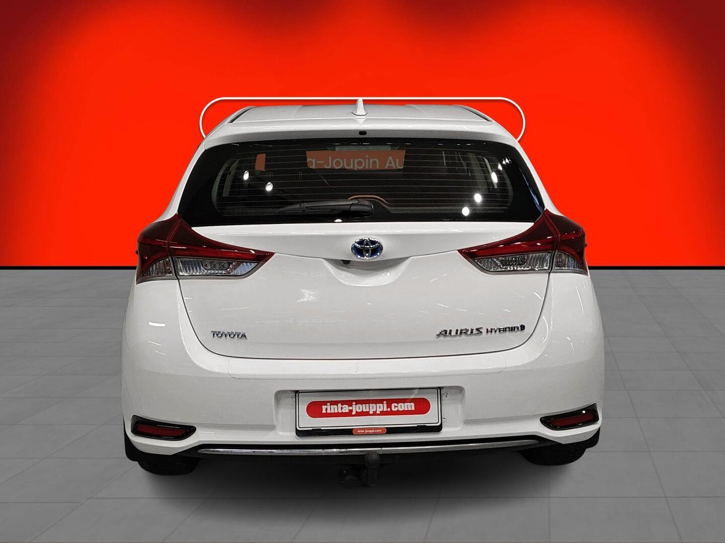 TOYOTA AURIS 2016