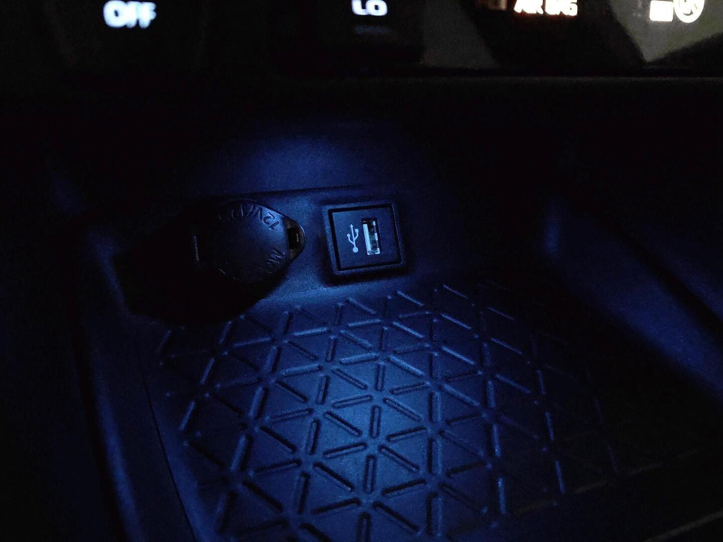 TOYOTA RAV4 PLUG-IN 2023