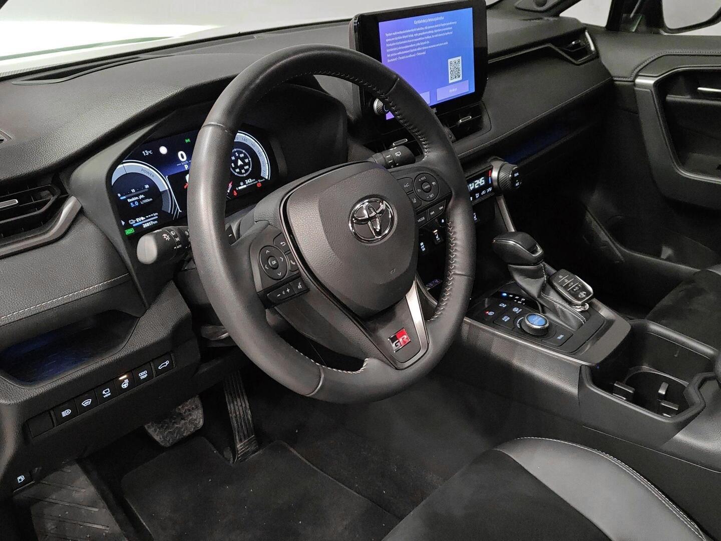 TOYOTA RAV4 PLUG-IN 2024