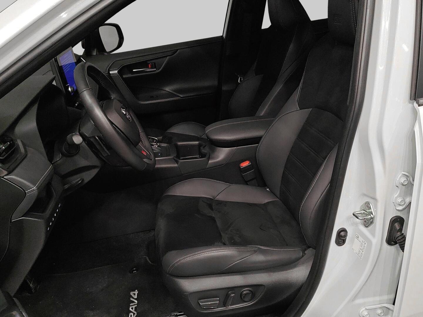 TOYOTA RAV4 PLUG-IN 2024