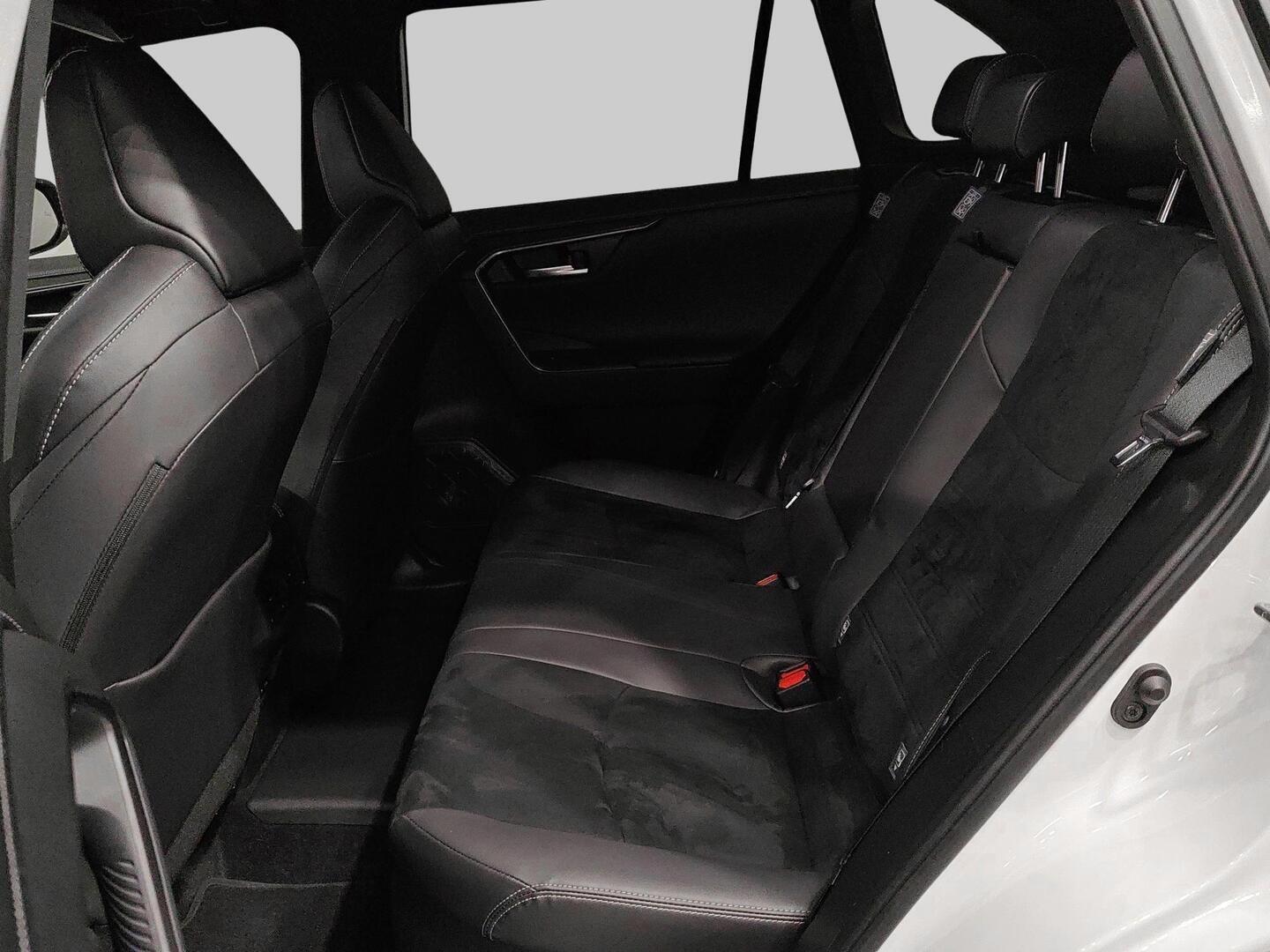 TOYOTA RAV4 PLUG-IN 2024