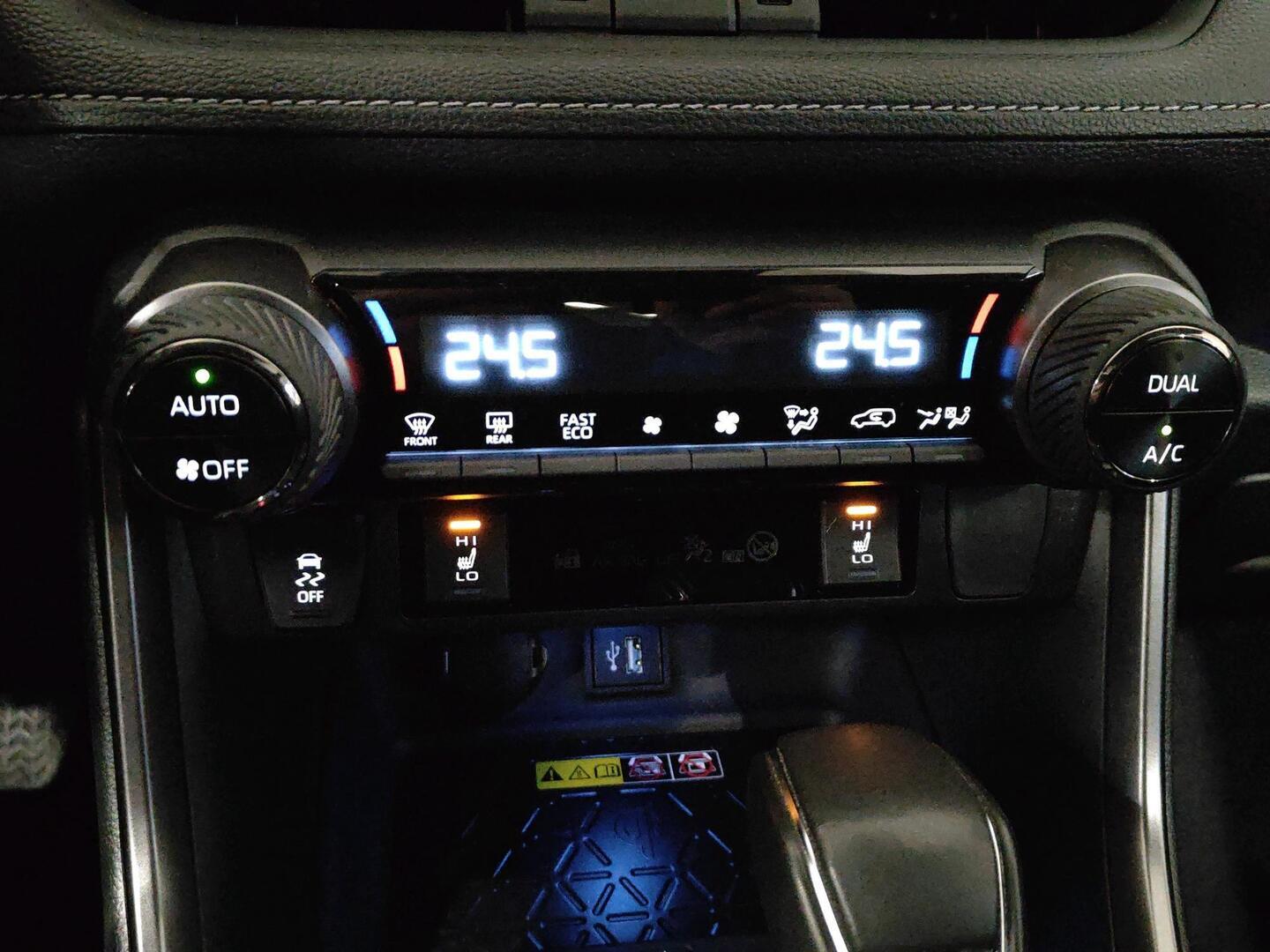 TOYOTA RAV4 PLUG-IN 2024