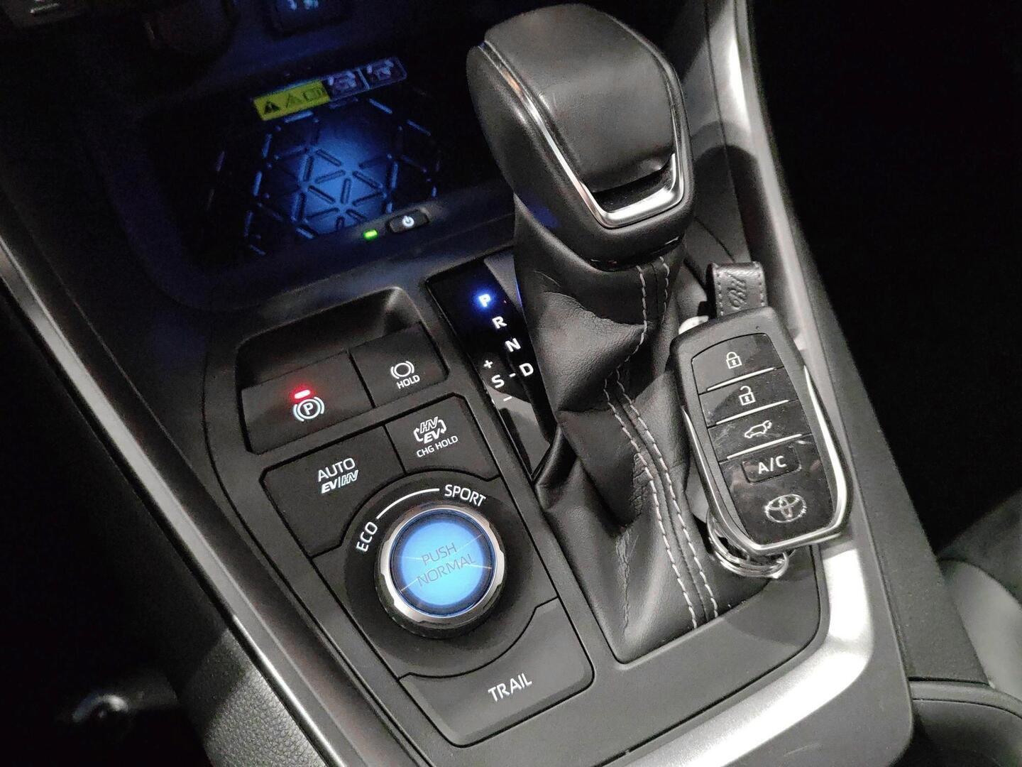 TOYOTA RAV4 PLUG-IN 2024