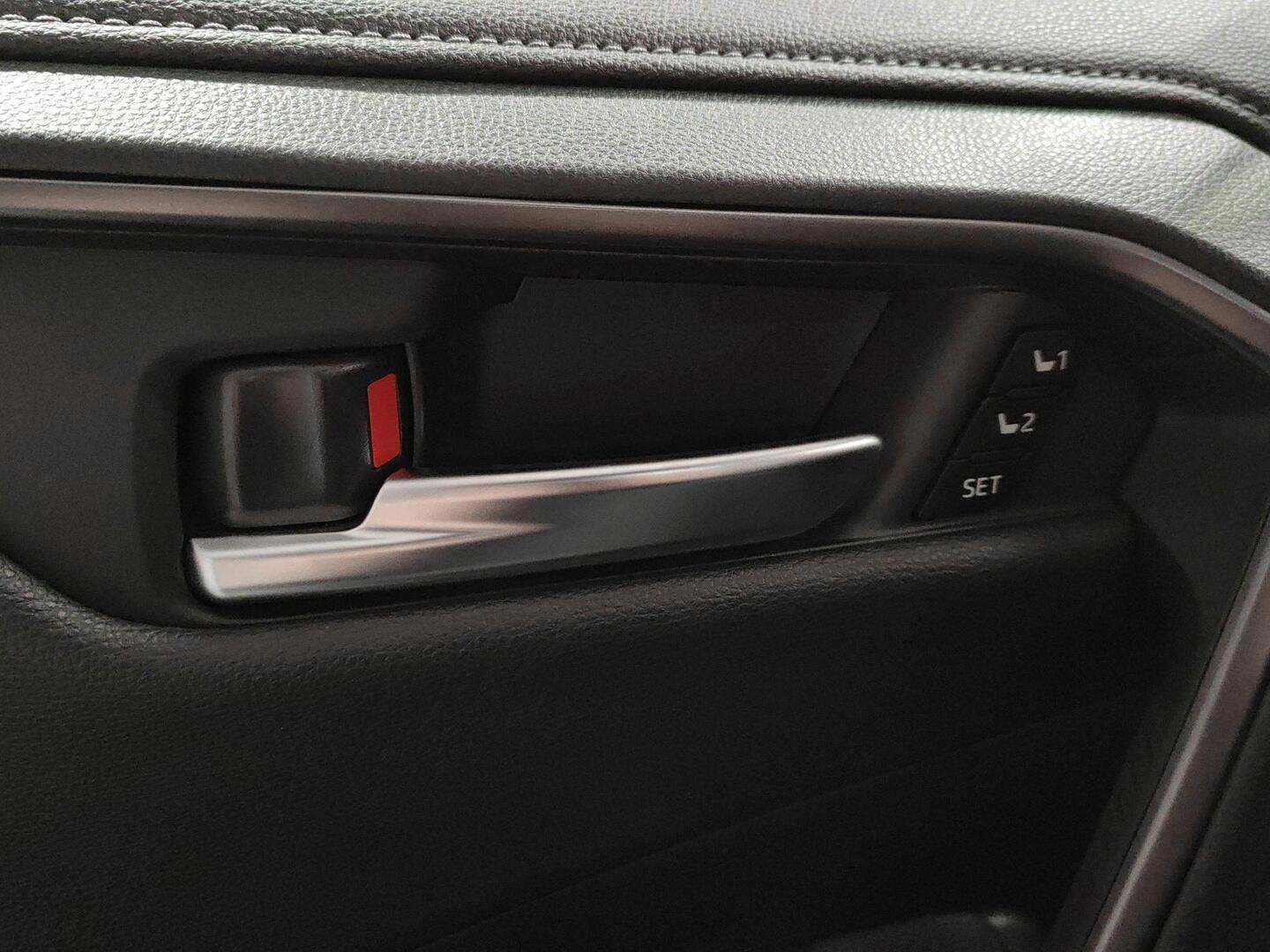 TOYOTA RAV4 PLUG-IN 2024