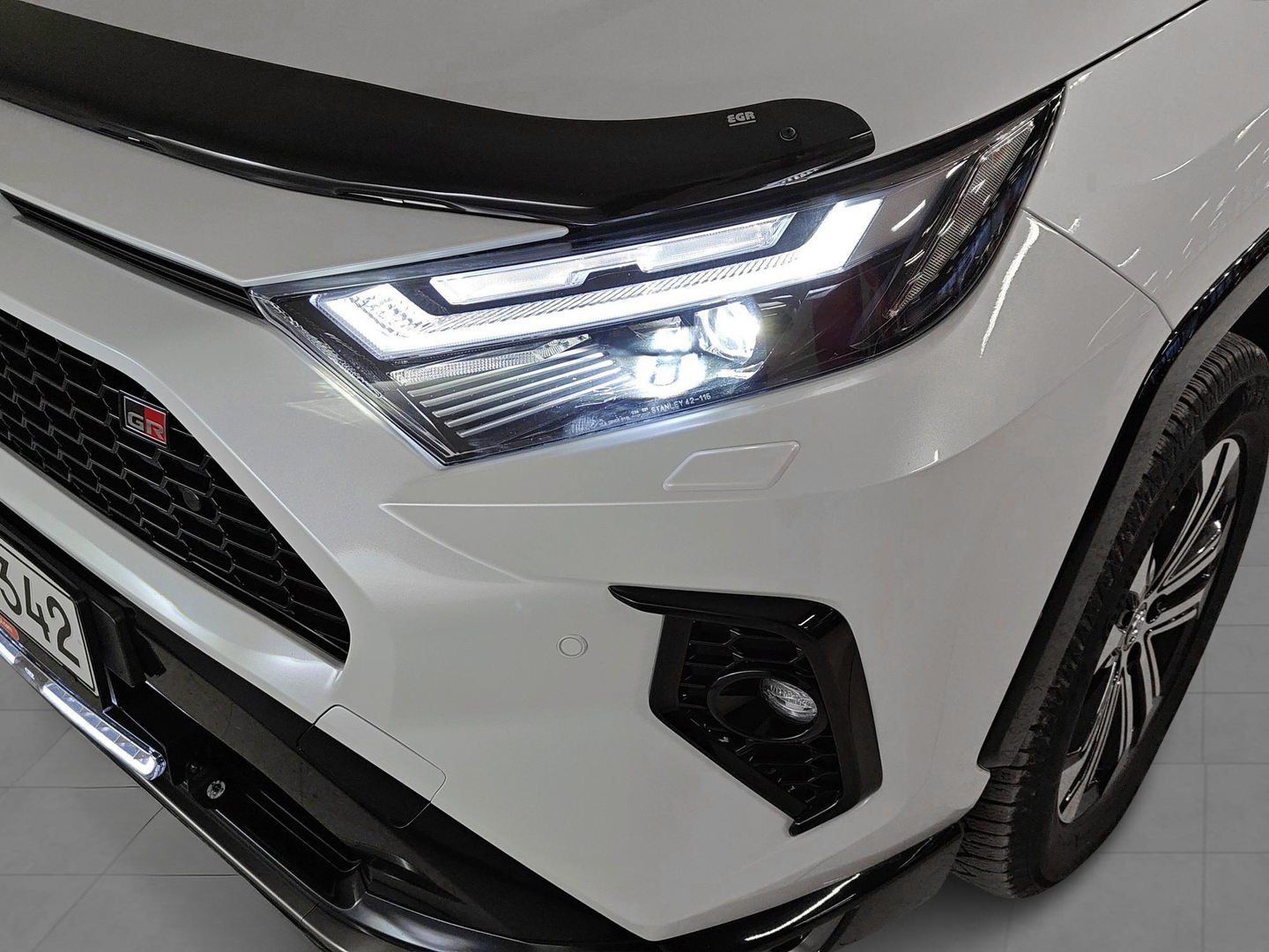 TOYOTA RAV4 PLUG-IN 2024