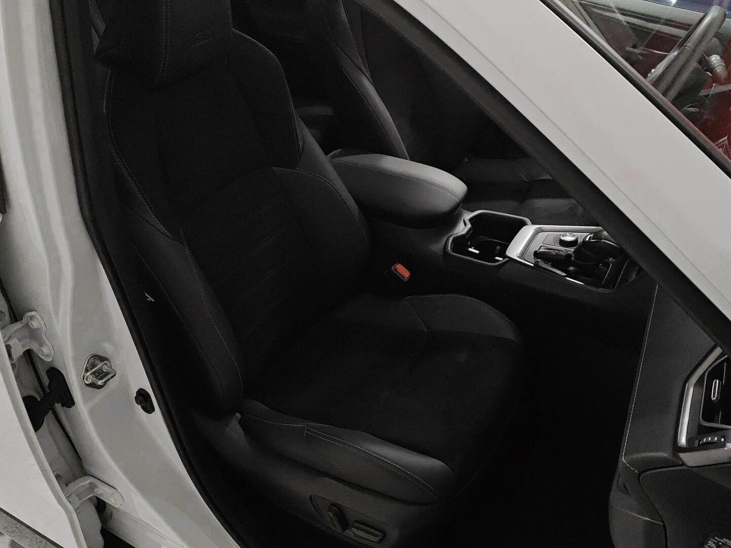 TOYOTA RAV4 PLUG-IN 2024