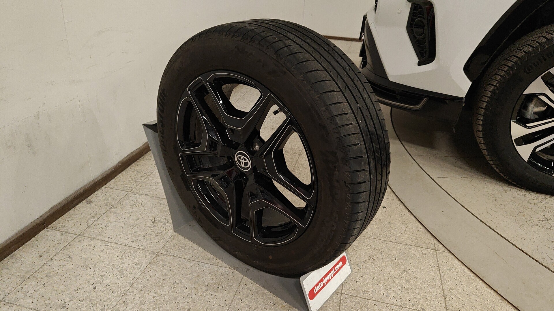 TOYOTA RAV4 PLUG-IN 2024