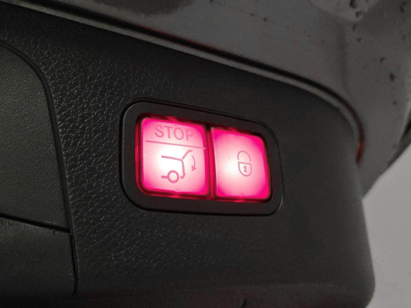 MERCEDES-BENZ EQC 2021