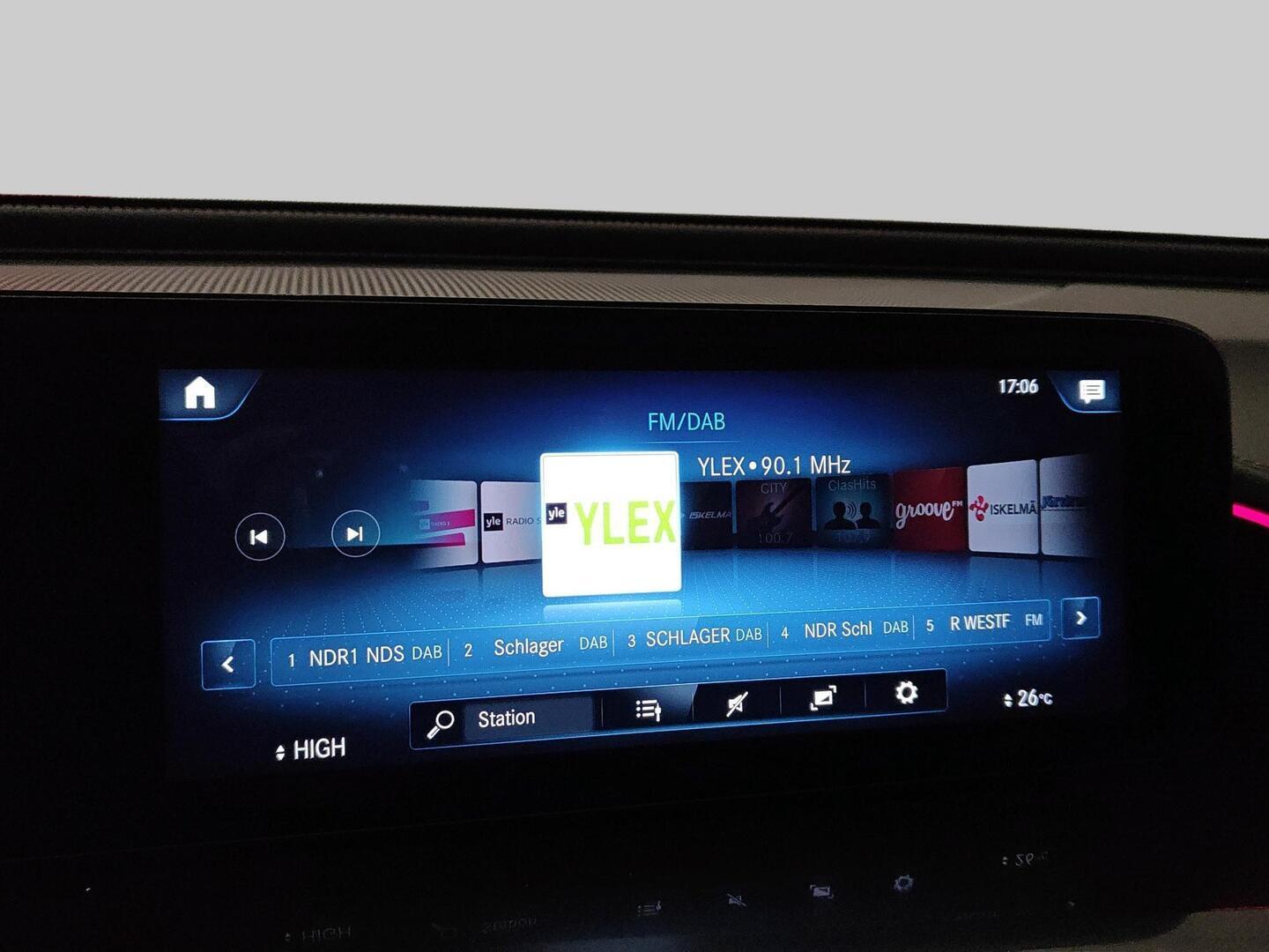 MERCEDES-BENZ EQC 2021