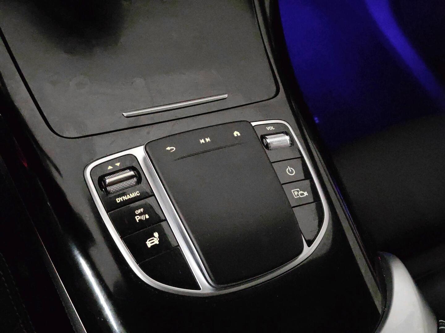 MERCEDES-BENZ EQC 2021