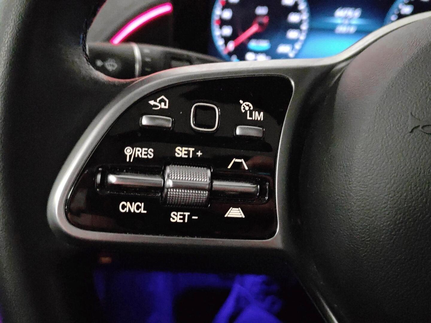 MERCEDES-BENZ EQC 2021