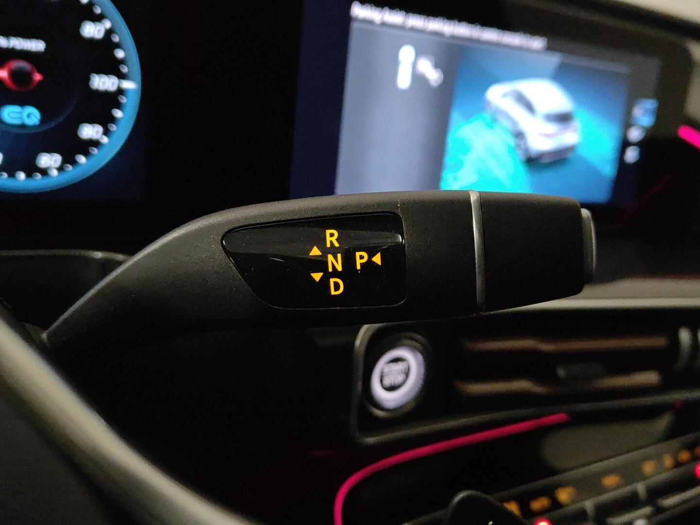 MERCEDES-BENZ EQC 2021