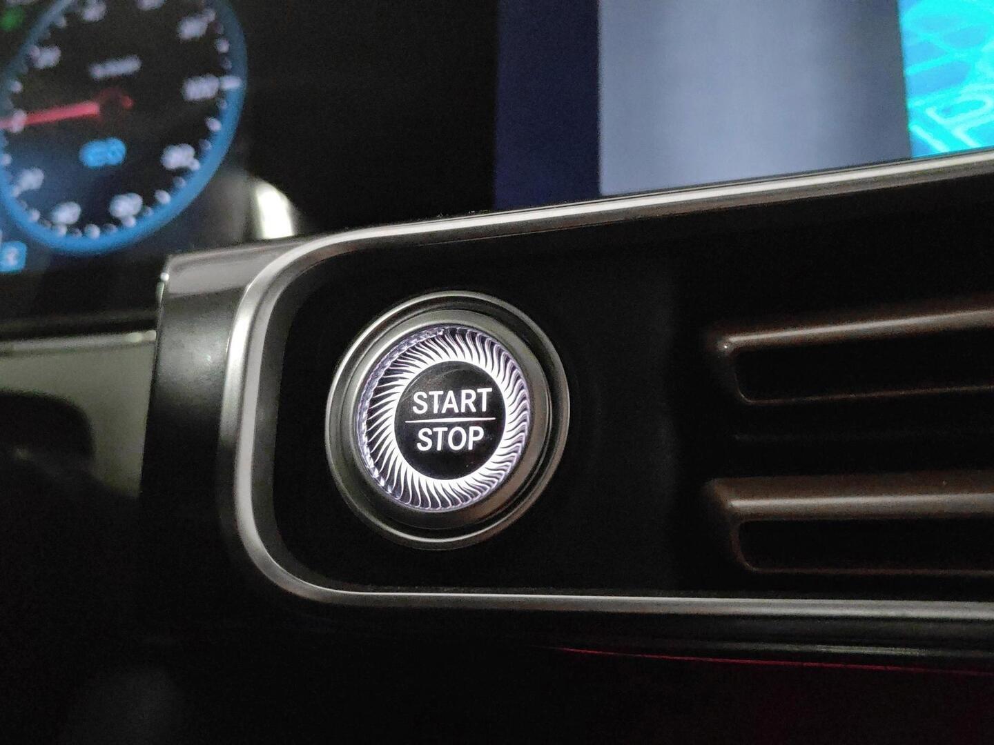 MERCEDES-BENZ EQC 2021