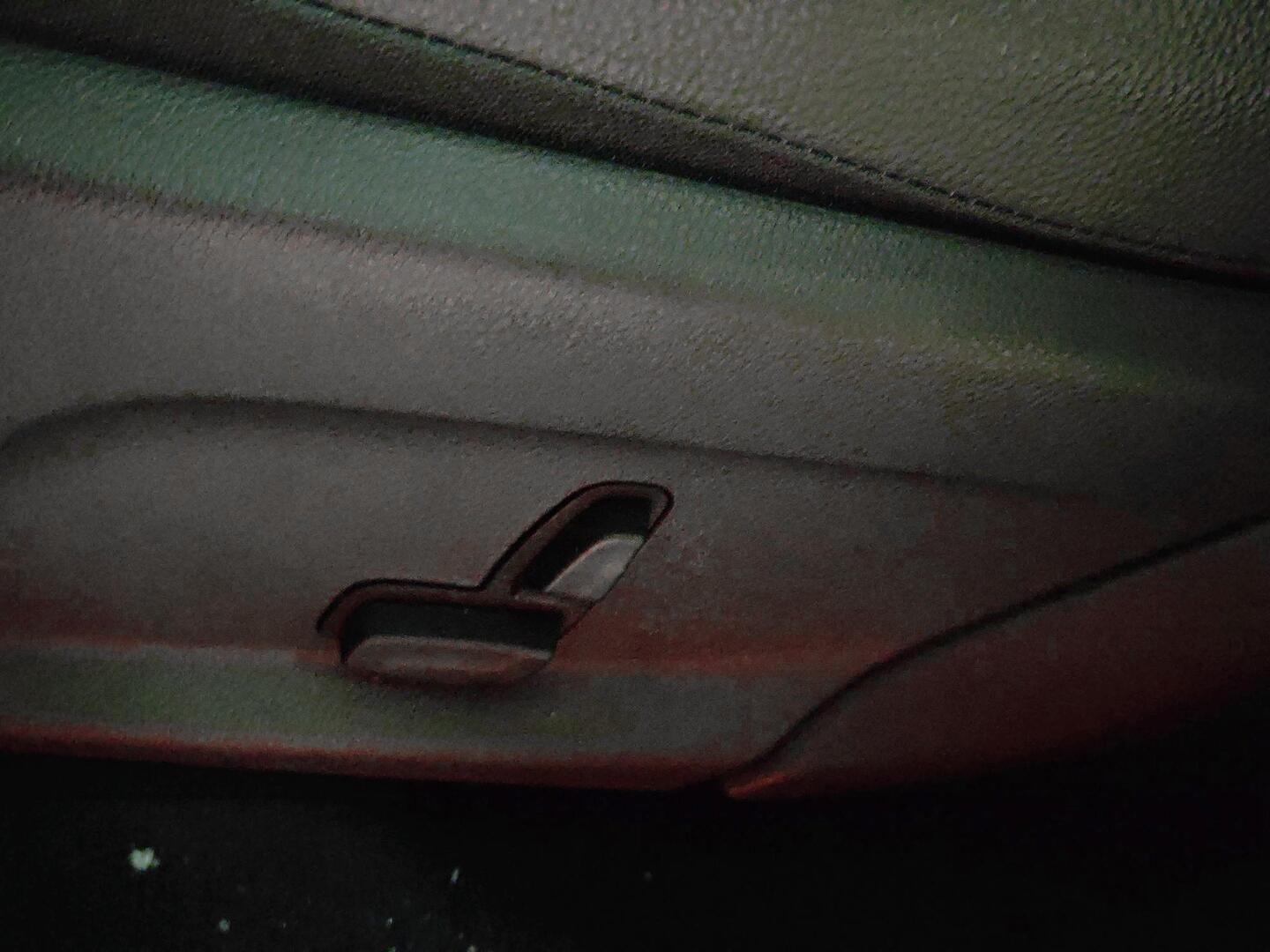 MERCEDES-BENZ EQC 2021