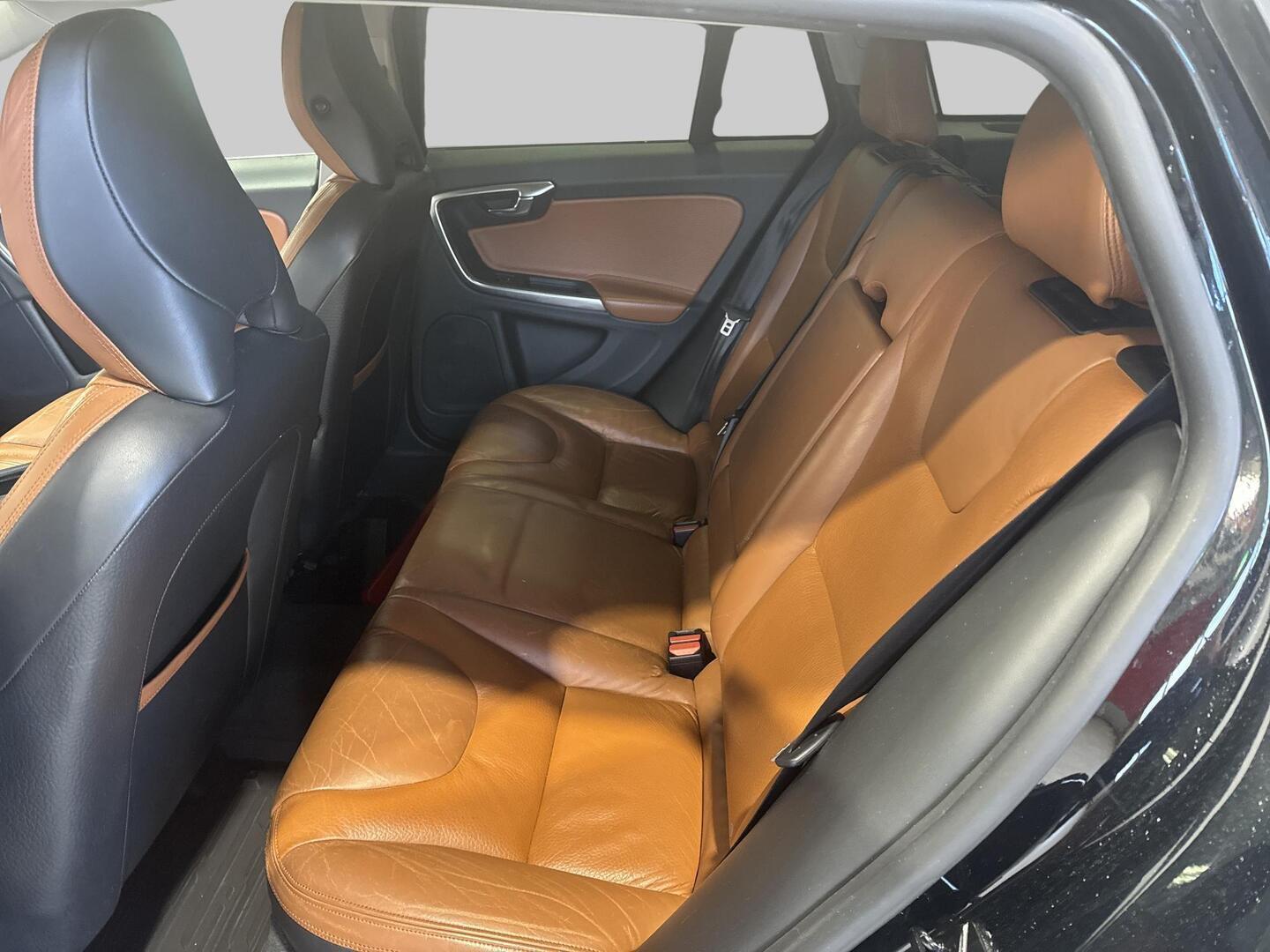 VOLVO V60 2011