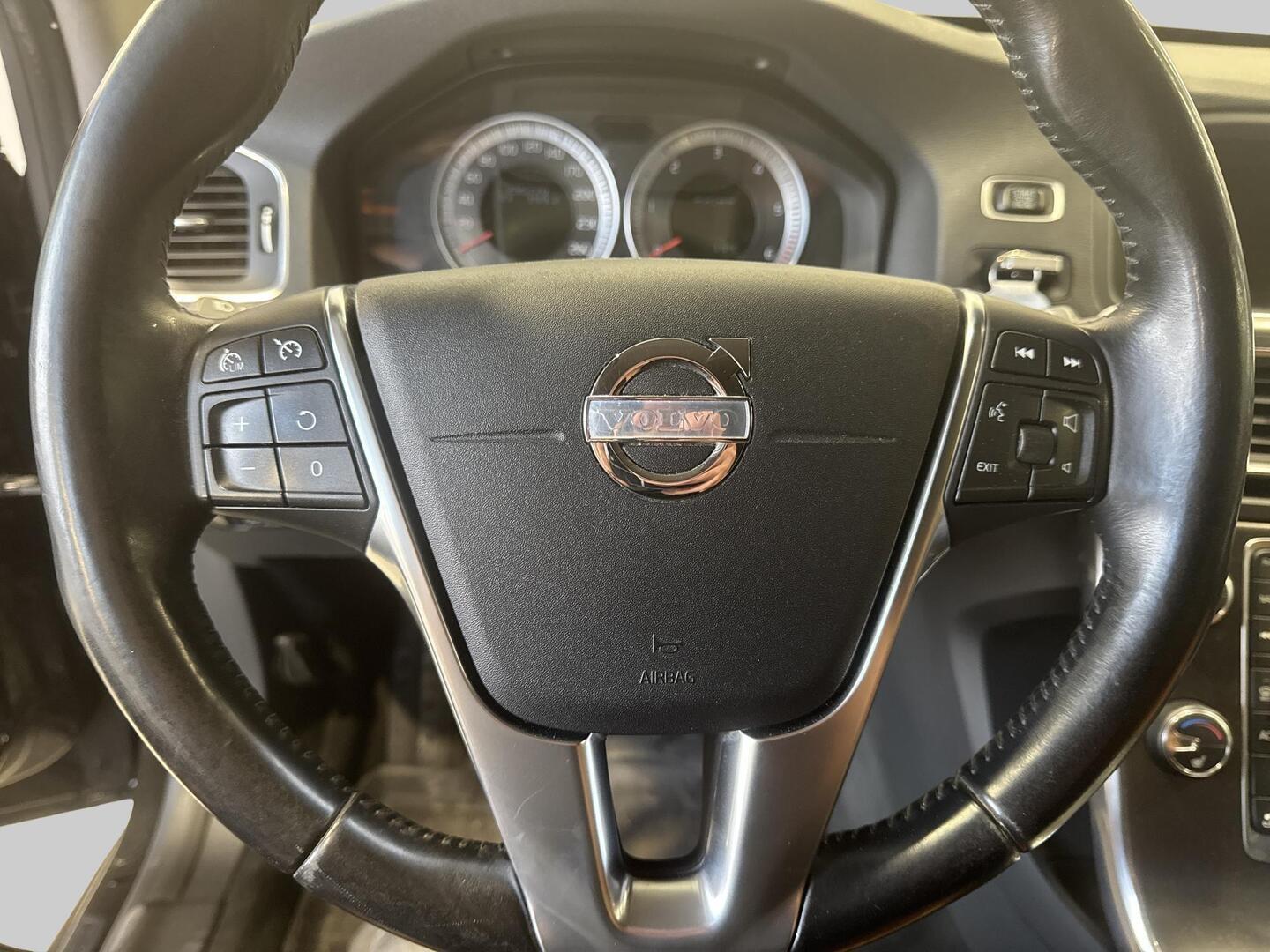 VOLVO V60 2011