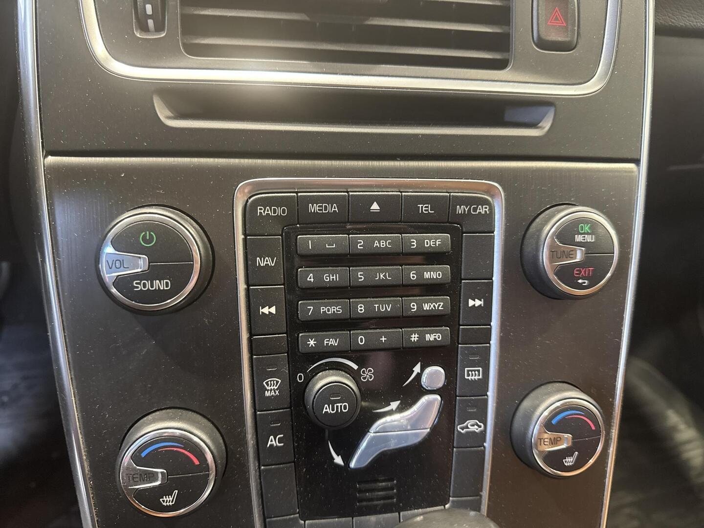VOLVO V60 2011