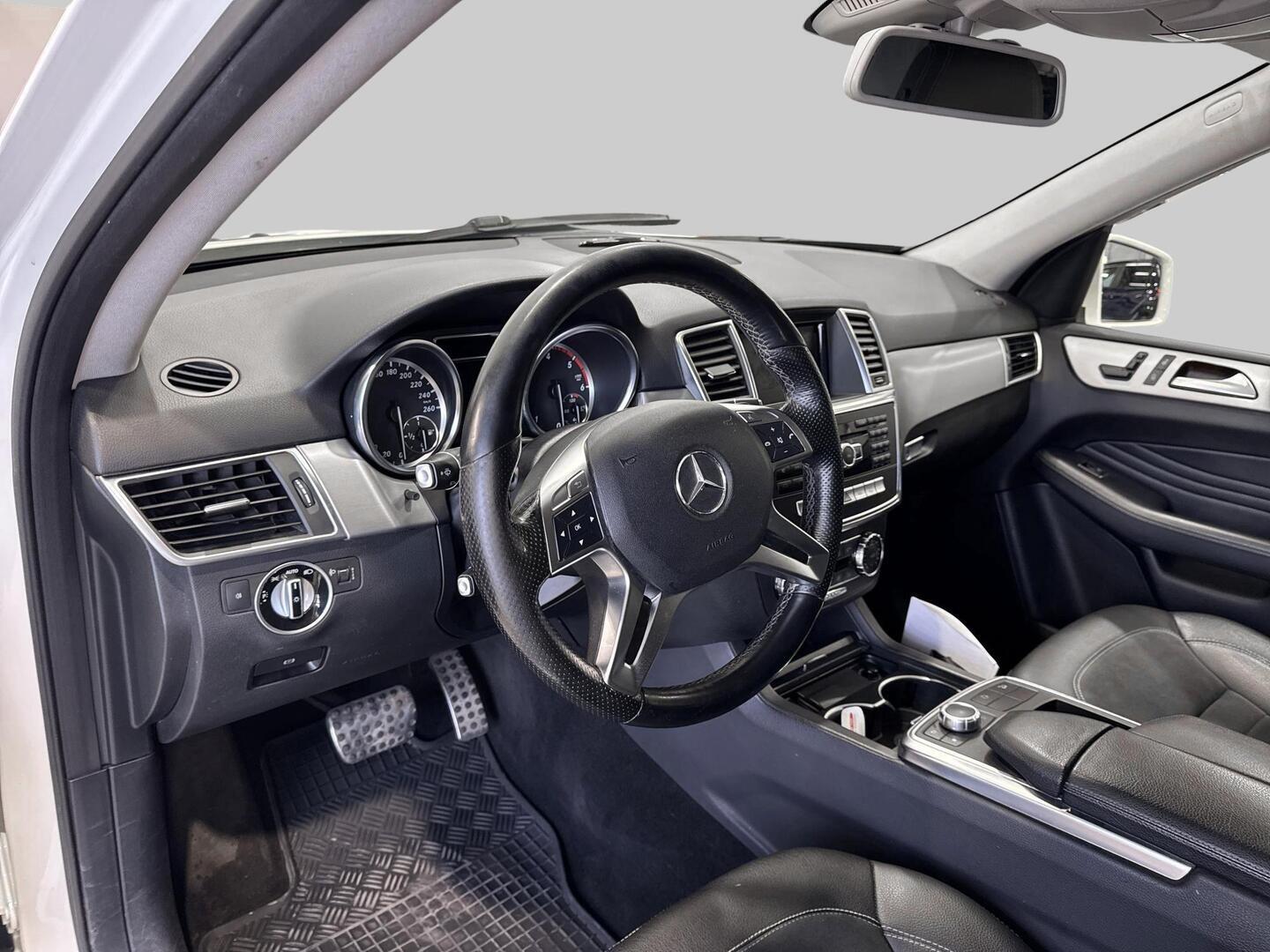 MERCEDES-BENZ ML 2011
