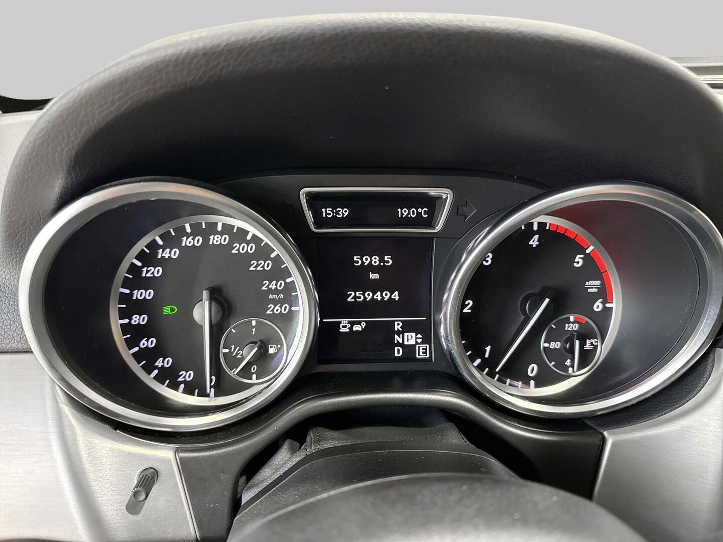 MERCEDES-BENZ ML 2011