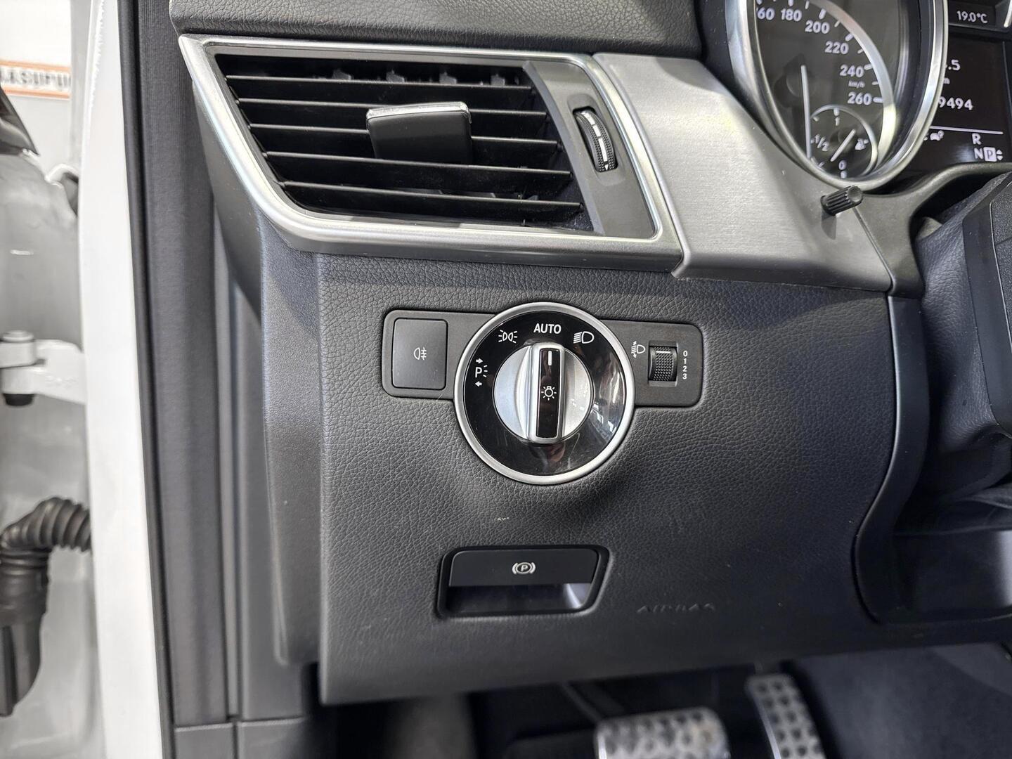 MERCEDES-BENZ ML 2011