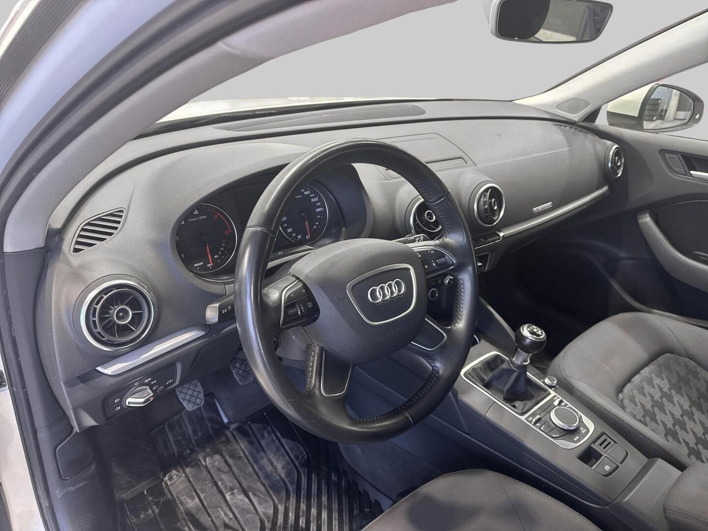AUDI A3 2016