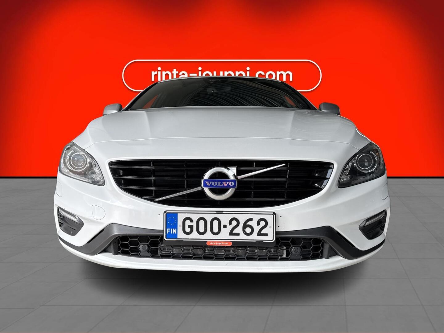 VOLVO V60 2015