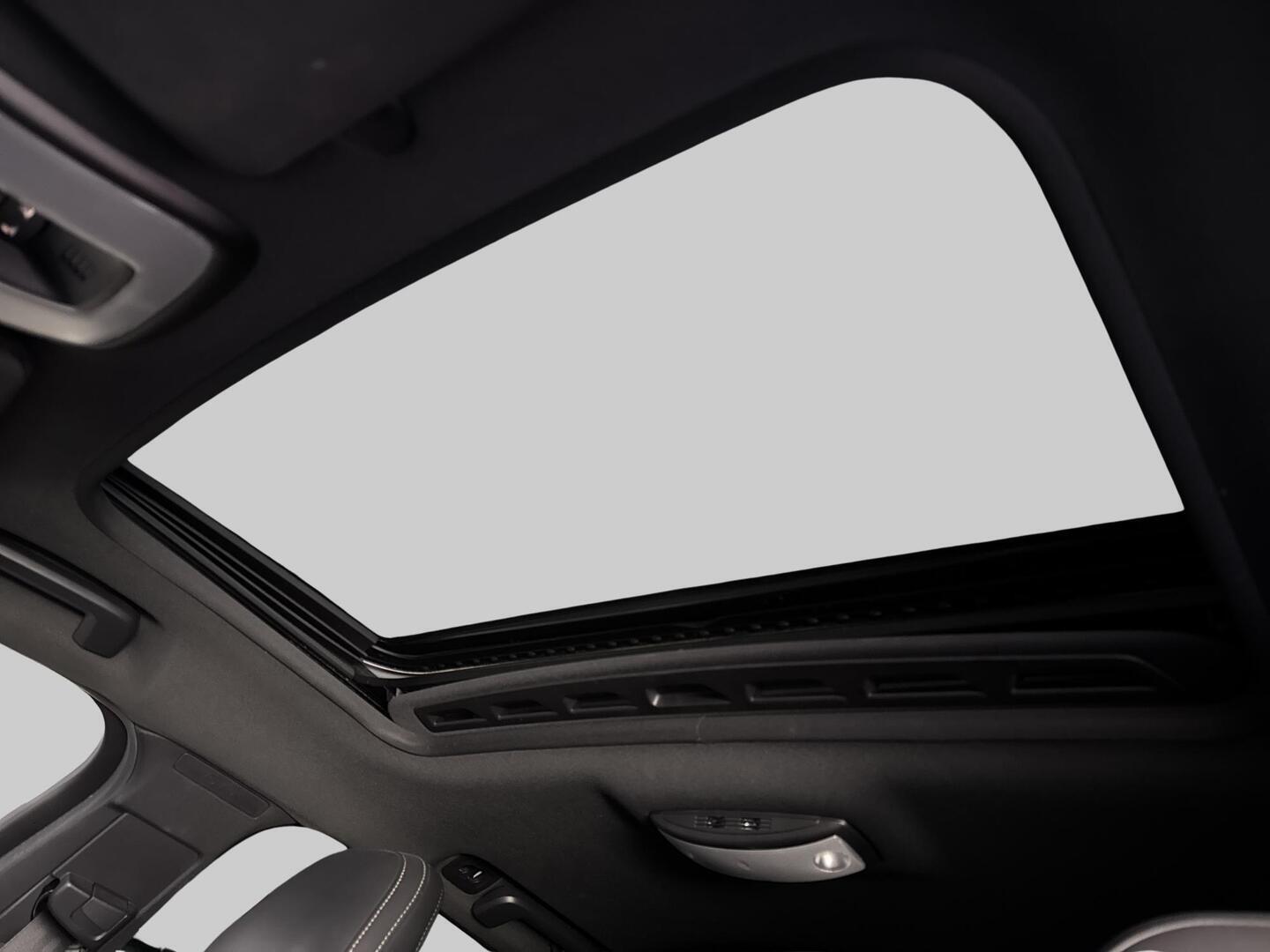 VOLVO V60 2015