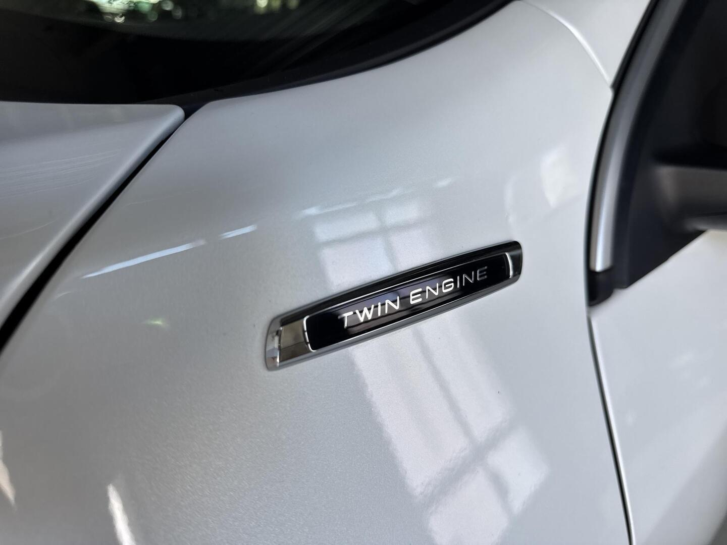 VOLVO V60 2015