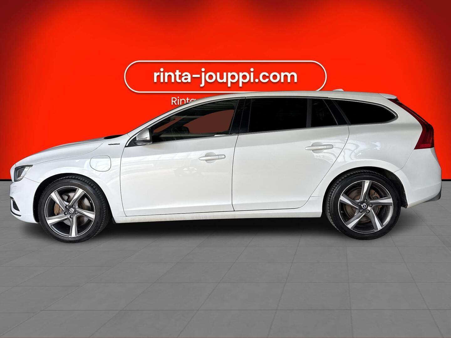 VOLVO V60 2015