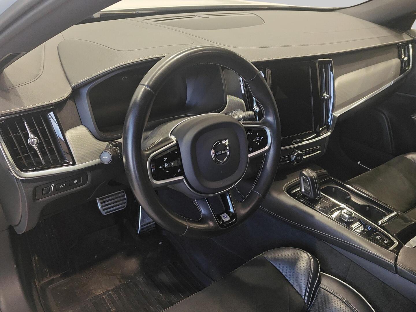 VOLVO V90 2020