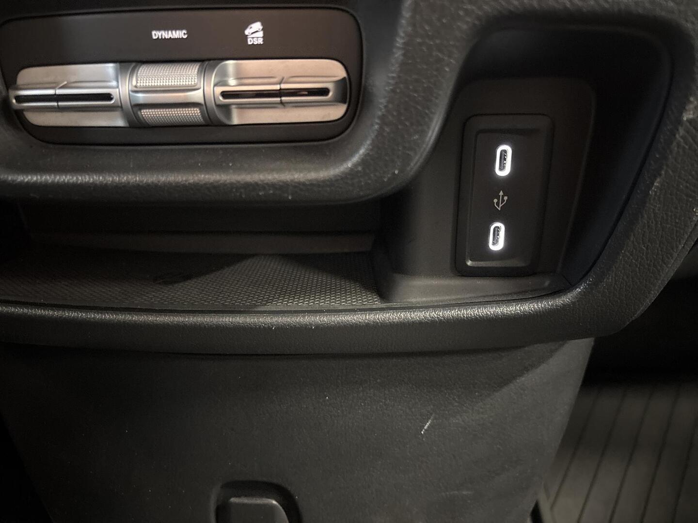 MERCEDES-BENZ Vito 2024