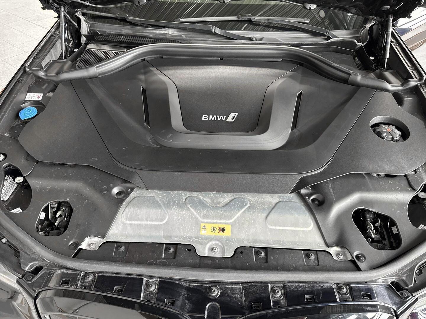 BMW IX3 2022