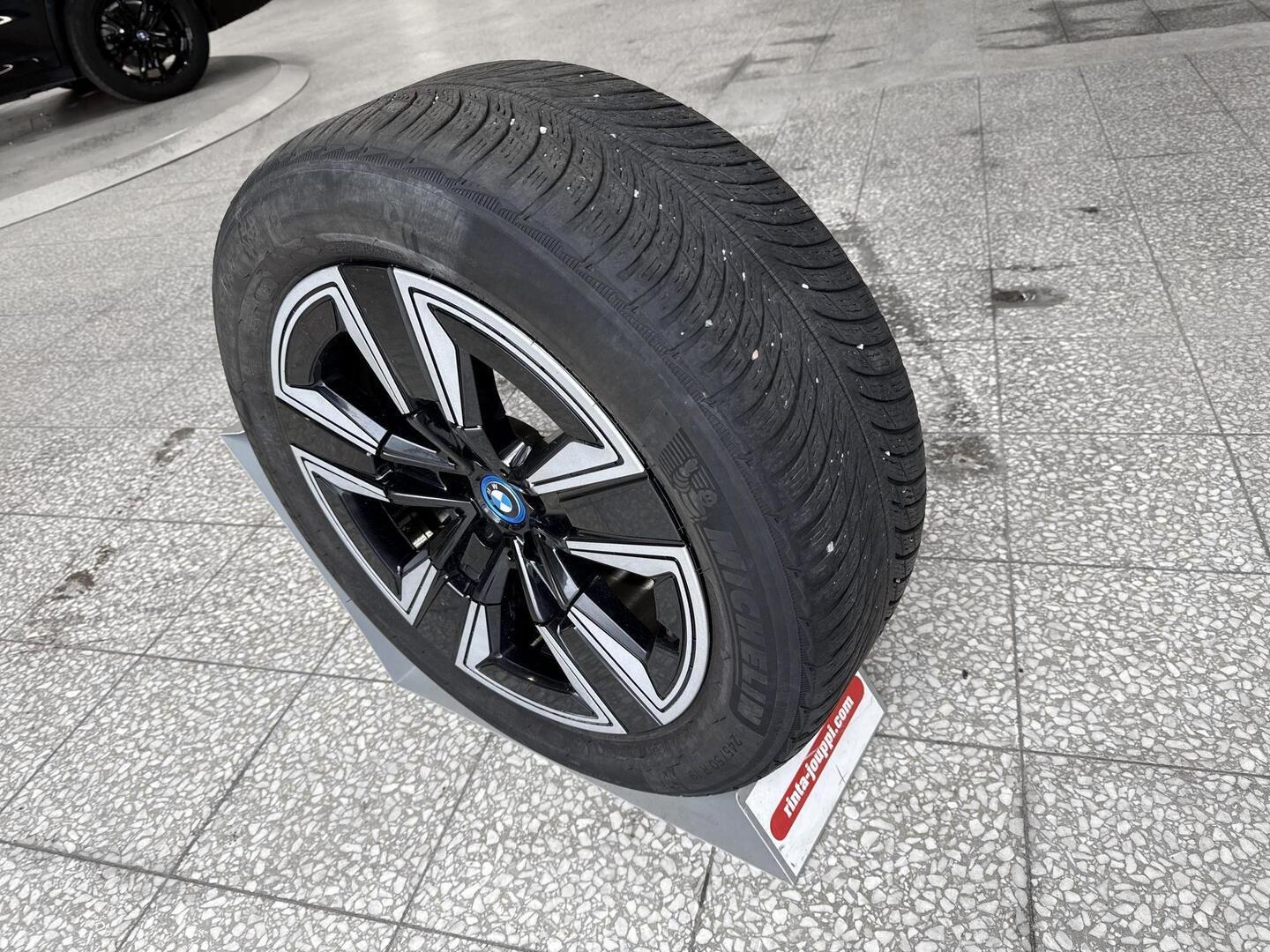 BMW IX3 2022