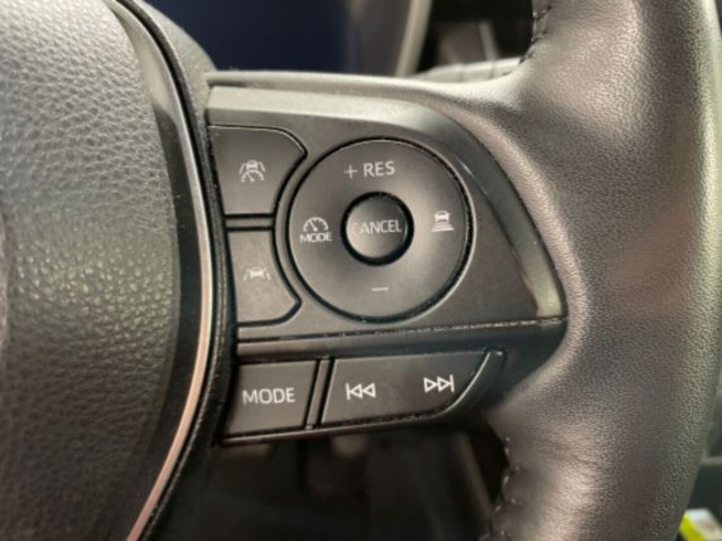 TOYOTA COROLLA CROSS 2023