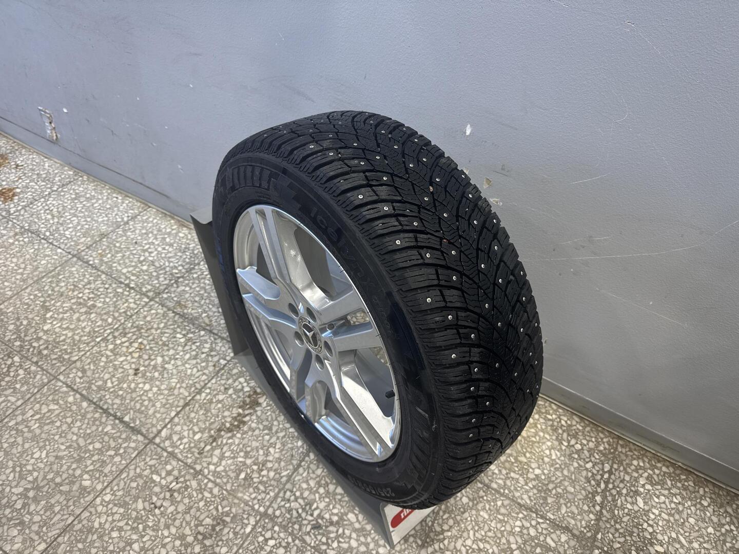 MERCEDES-BENZ GLA 2021