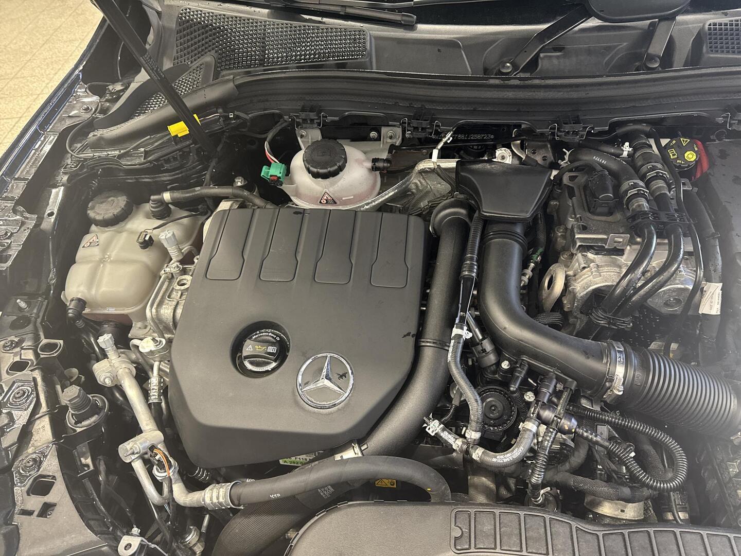 MERCEDES-BENZ GLA 2021