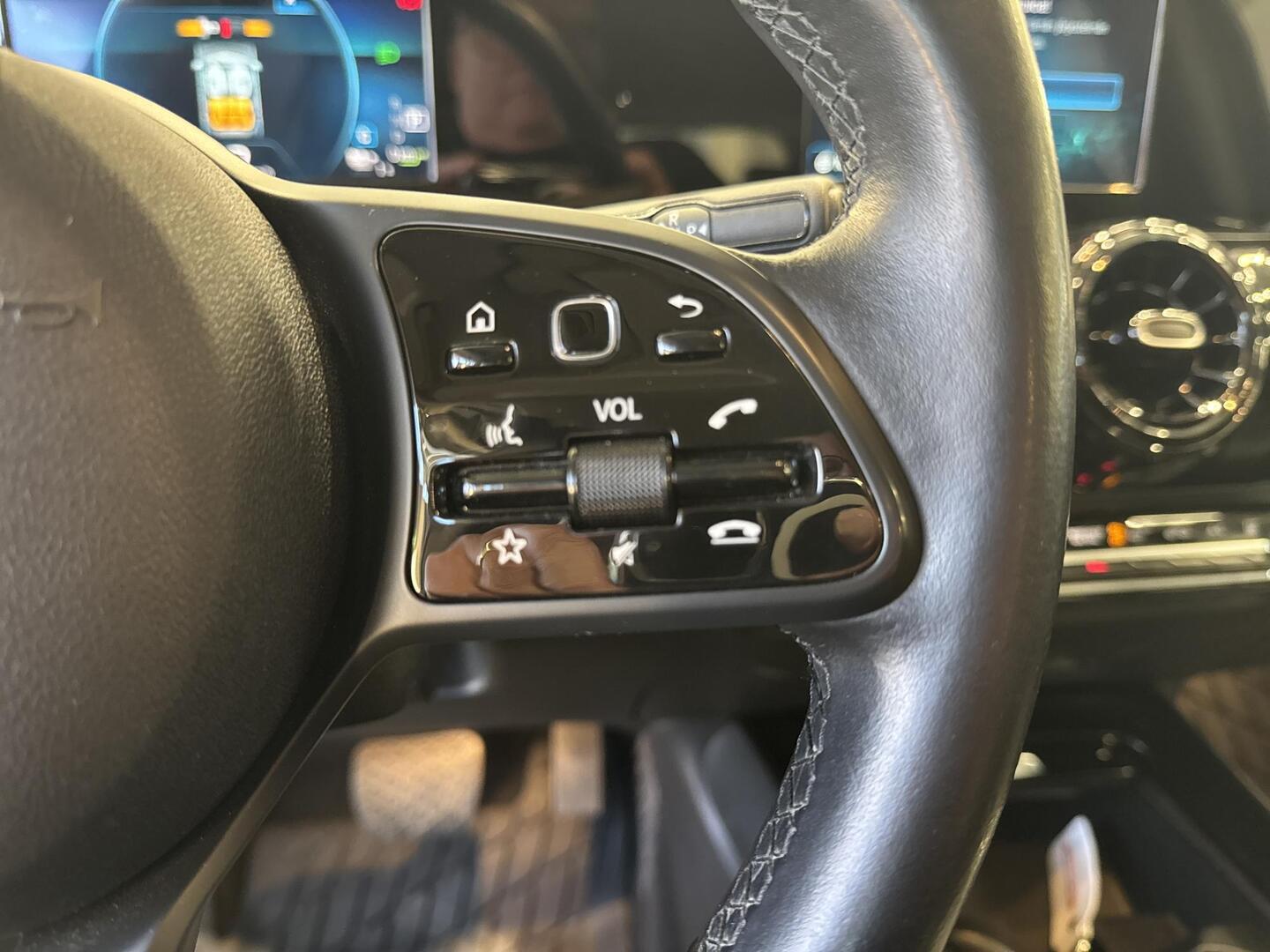 MERCEDES-BENZ GLA 2021