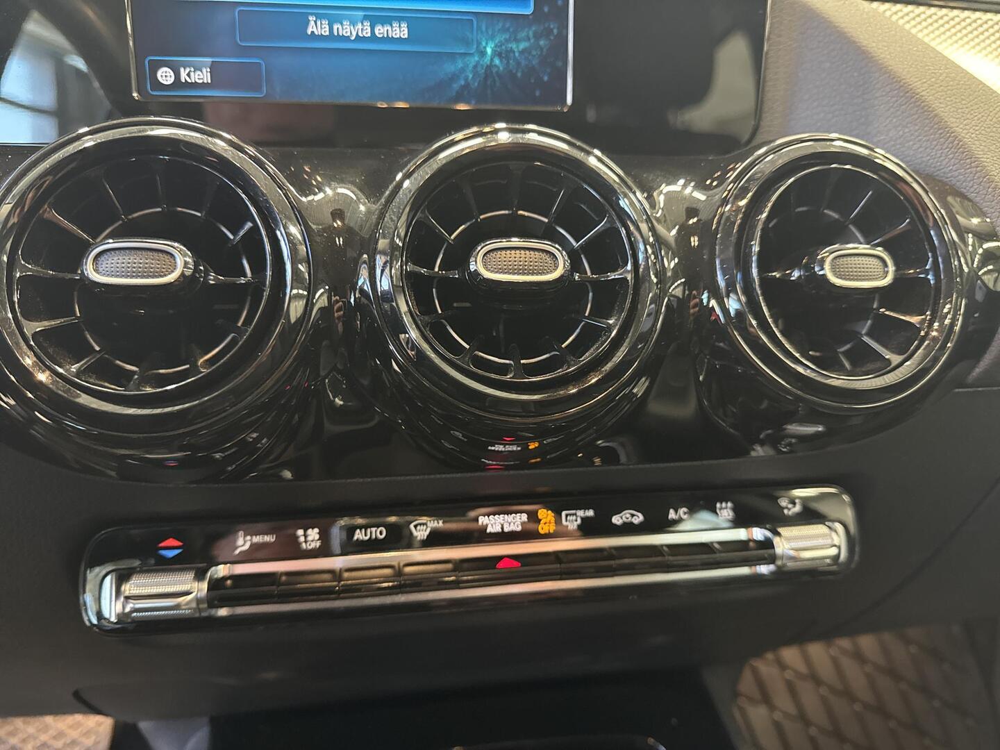 MERCEDES-BENZ GLA 2021